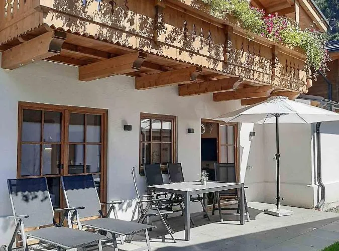 Hochalmbahnen Chalets 8W1, Waldrebe, Nahe Gondel, Hunde Willkommen *